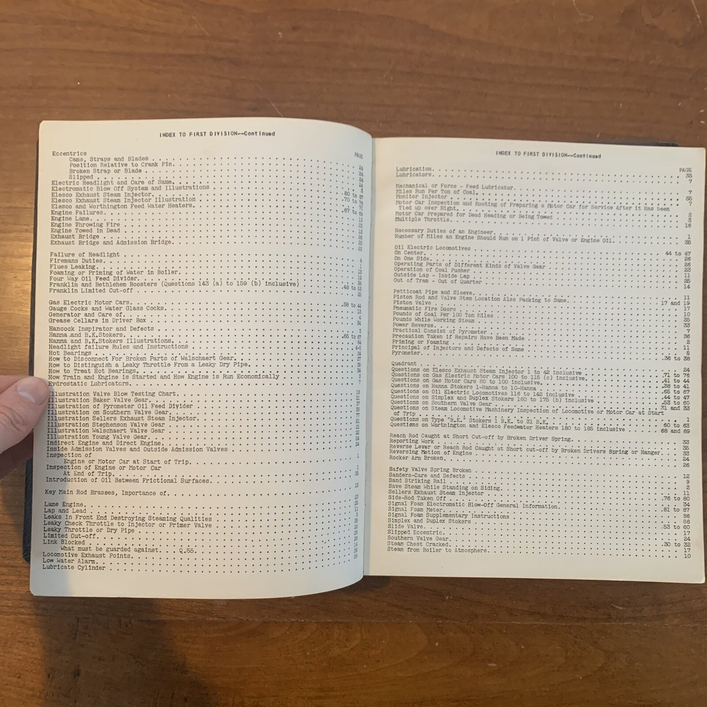 1943 Mark F Herrick LOCOMOTIVE ENGINEERS & FIREMANS MANUAL OF QUESTIONS 3rd Ed