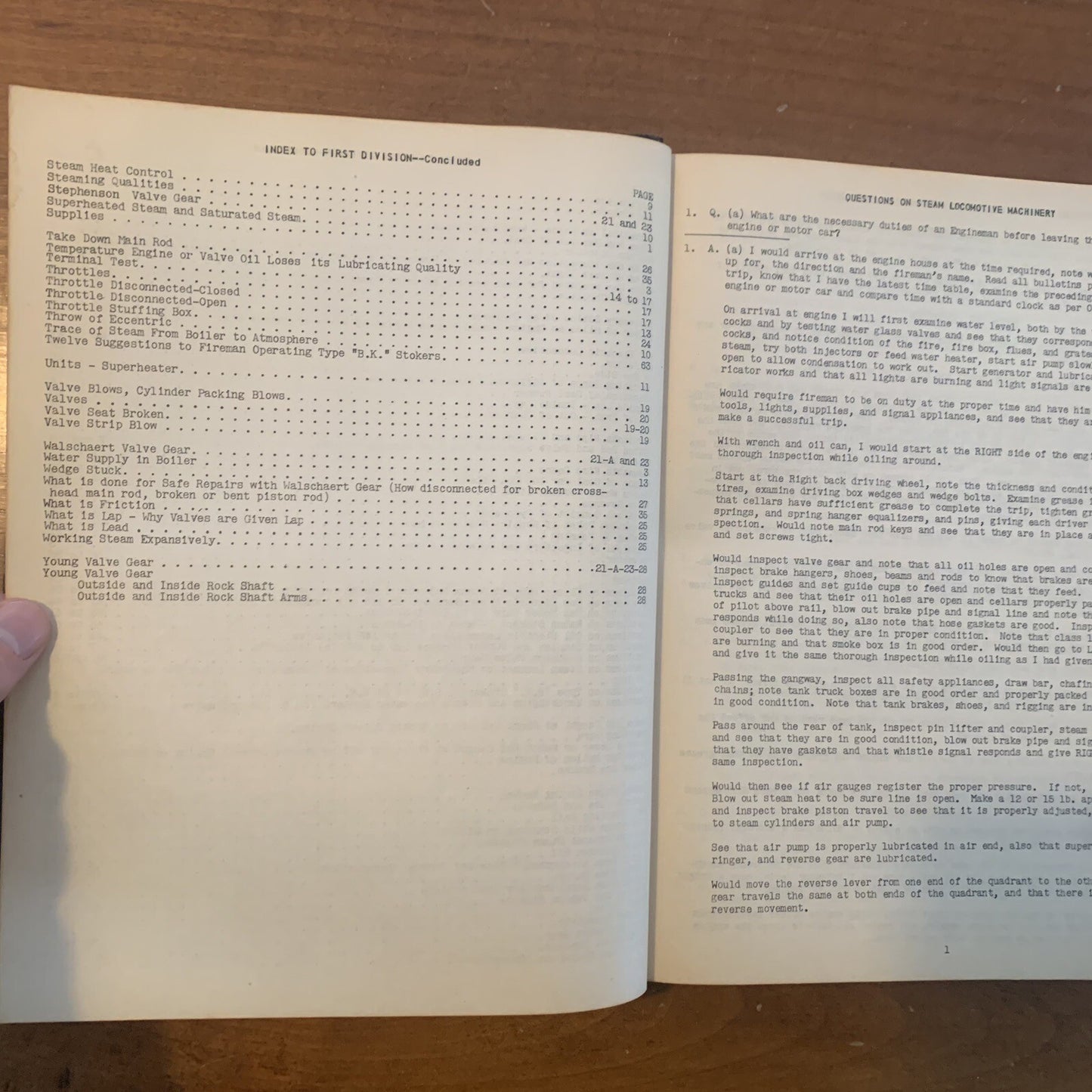 1938 Mark F Herrick / LOCOMOTIVE ENGINEERS & FIREMANS MANUAL OF QUESTIONS