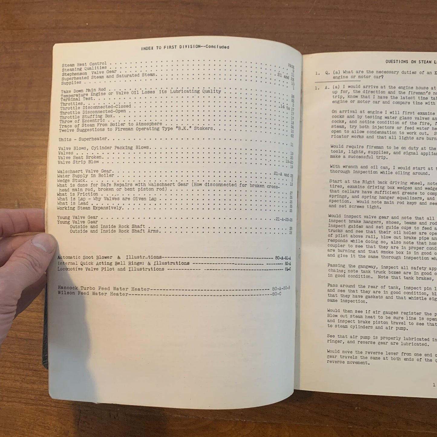 1943 Mark F Herrick LOCOMOTIVE ENGINEERS & FIREMANS MANUAL OF QUESTIONS 3rd Ed