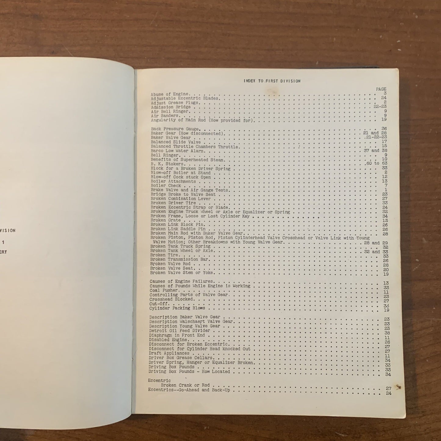 1943 Mark F Herrick LOCOMOTIVE ENGINEERS & FIREMANS MANUAL OF QUESTIONS 3rd Ed